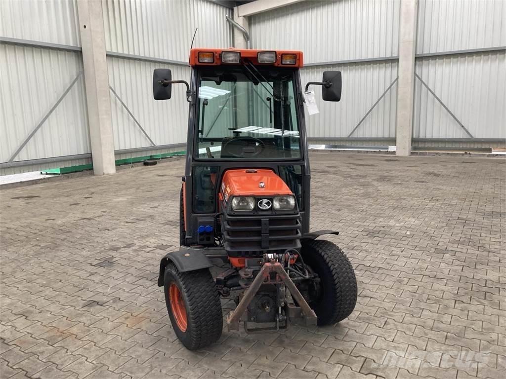 Kubota B2110 Компактни трактори
