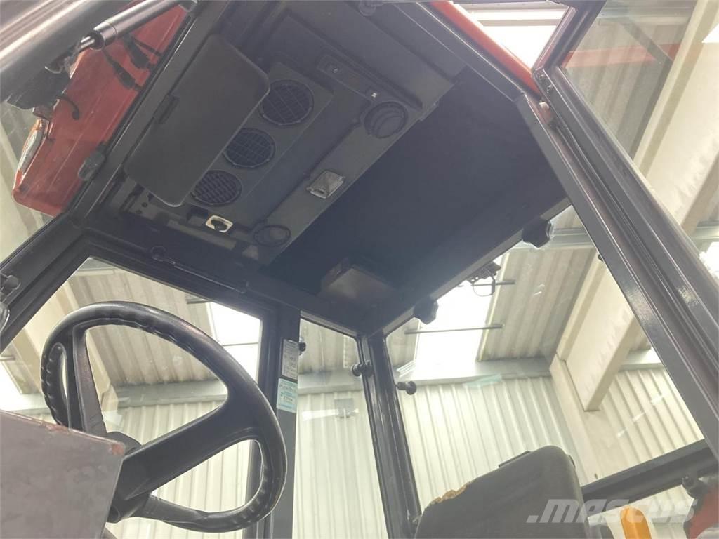 Kubota B2110 Компактни трактори