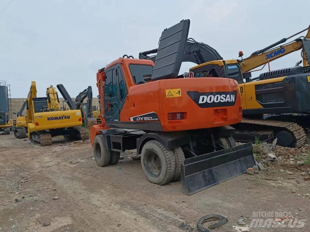 Doosan 150 W Колесни екскаватори