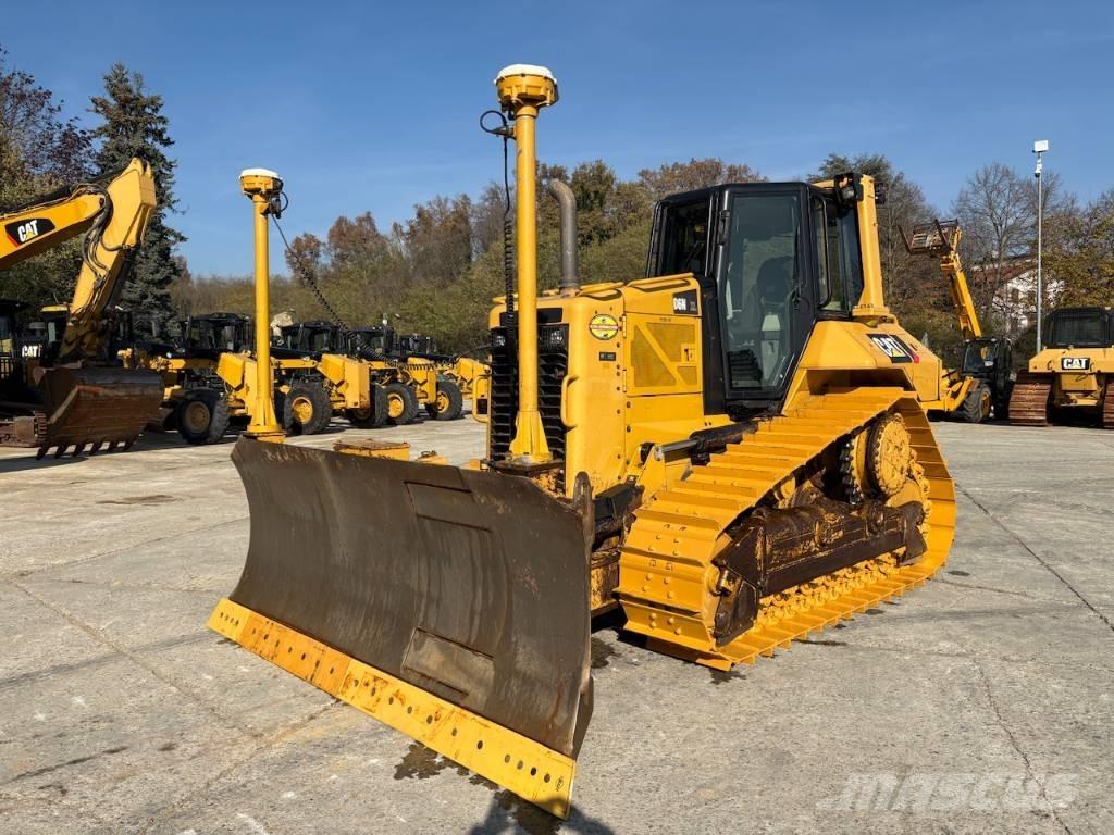 CAT D 6 N XL Верижни булдозери
