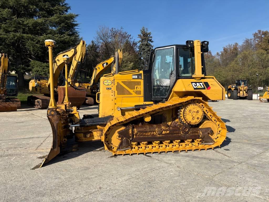 CAT D 6 N XL Верижни булдозери
