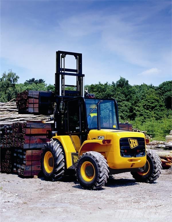 JCB RTFL 930 Камиони за херавни местности