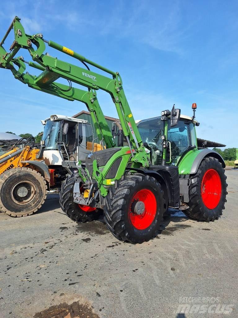 Fendt 718 Vario Трактори