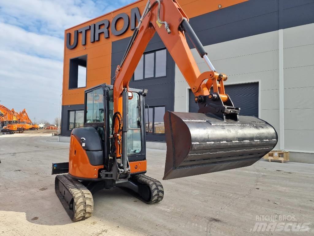Hitachi ZX38U-6 Мини екскаватори < 7 т