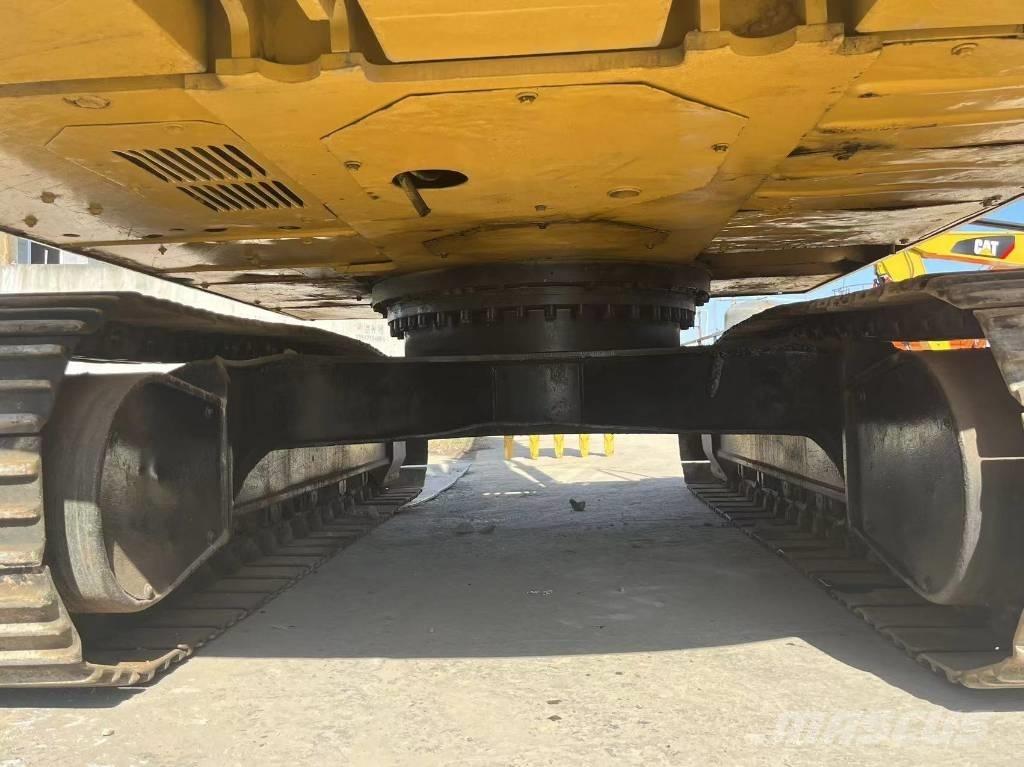 CAT 320 D Верижен екскаватор