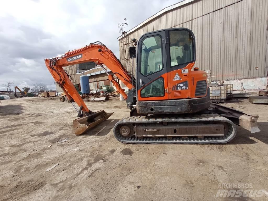 Doosan DX 85 R-3 Средни екскаватори 7т - 12т