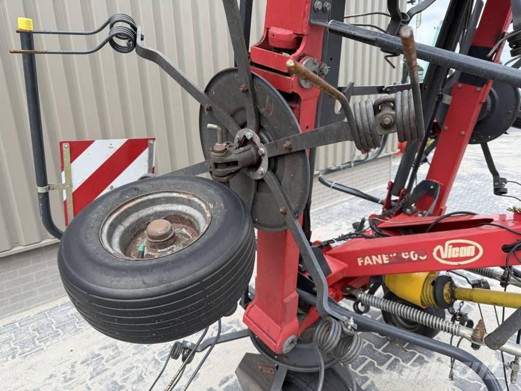 Vicon FANEX 903 Гребла и сенообръщачки