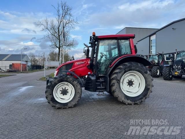 Valtra N123 Hitech5 Трактори