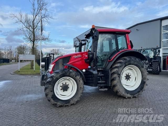 Valtra N123 Hitech5 Трактори