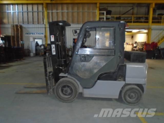 Nissan MYG1F2A30V Телескопични повдигачи
