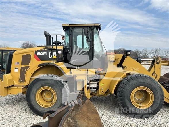 CAT 962M Колесни товарачи
