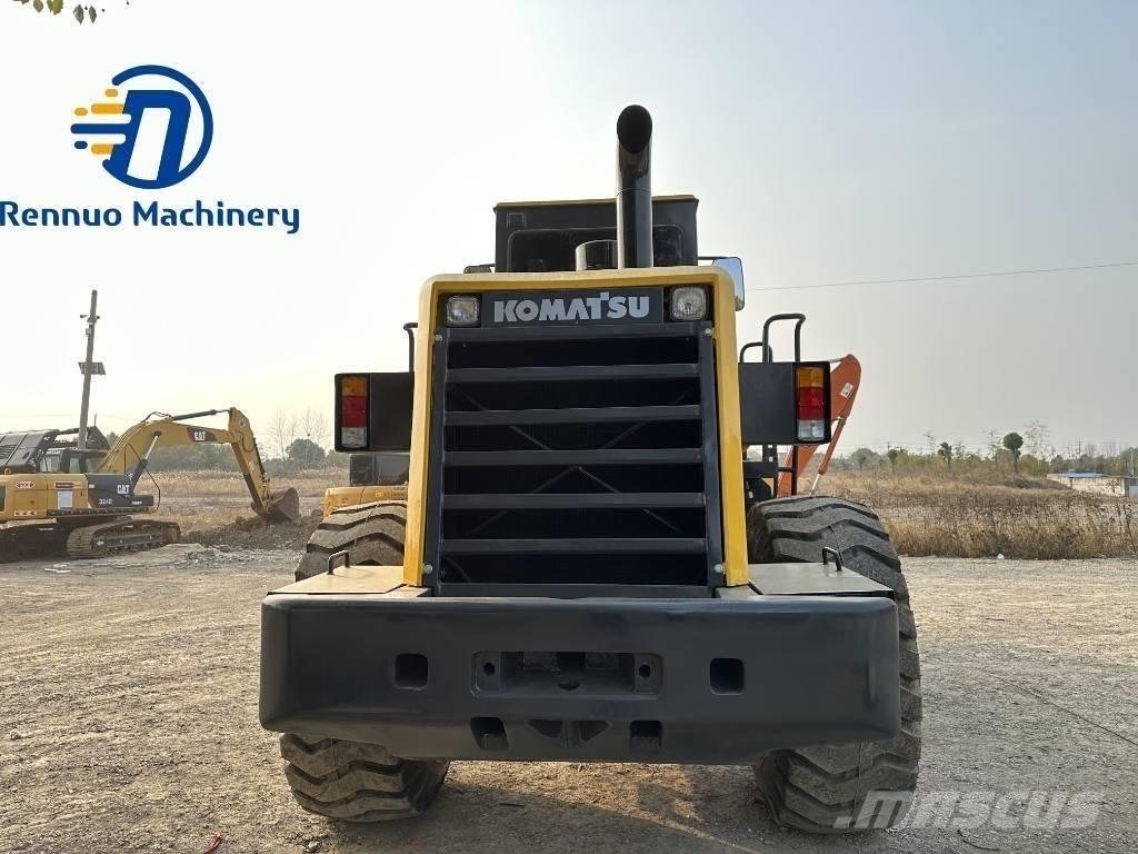 Komatsu WA380 Колесни товарачи