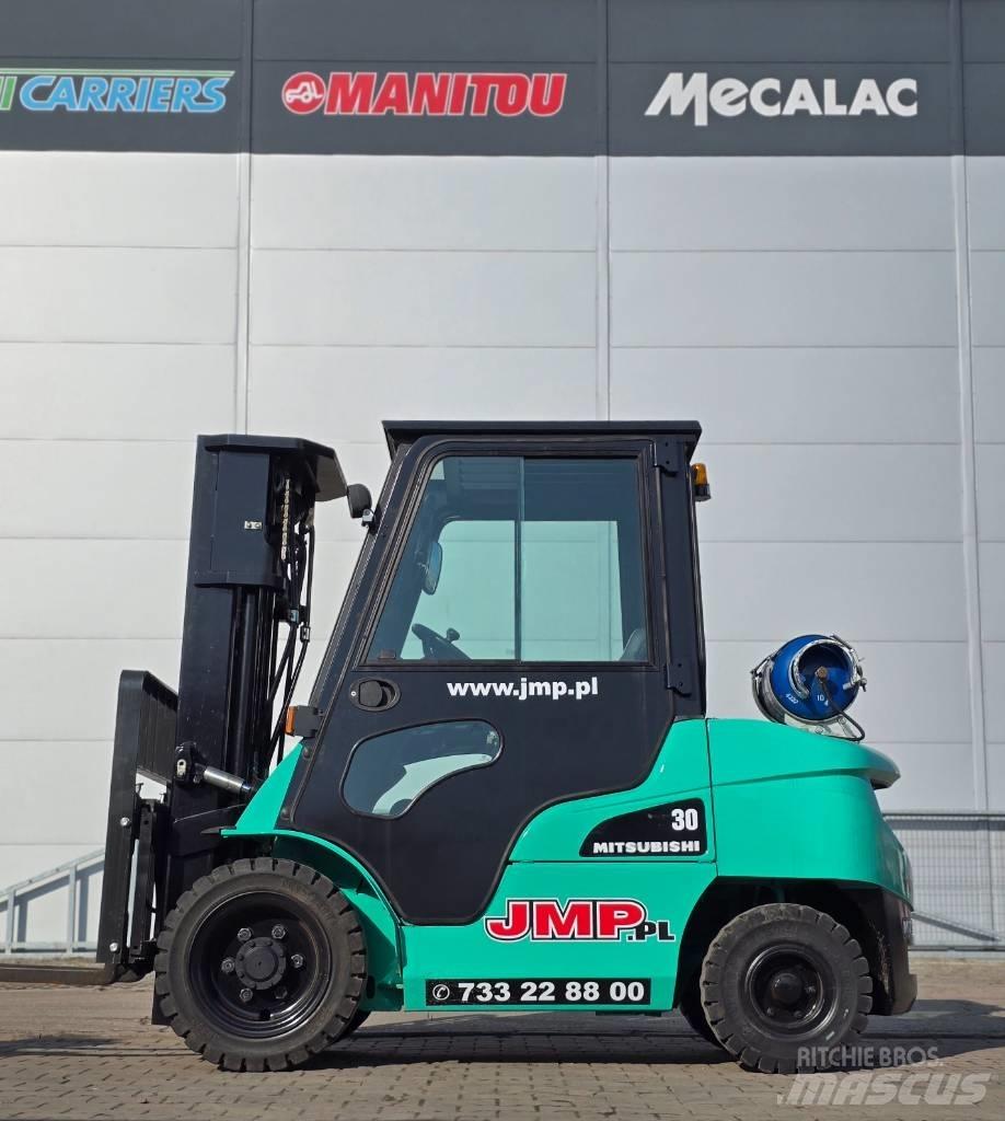 Mitsubishi FG 30 N Камиони с АГУ