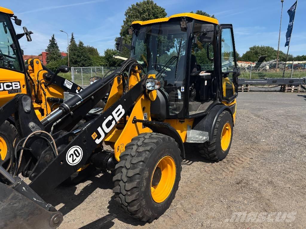 JCB 407 Колесни товарачи