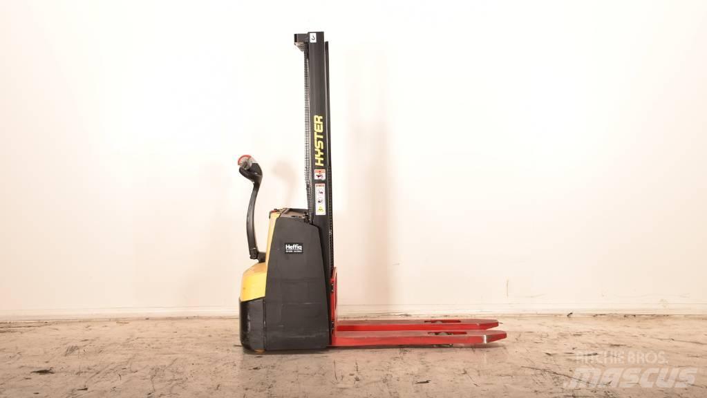 Hyster S 1.0E Колички високоповдигачи с теглич