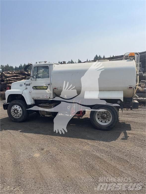 Ford 8000 Цистерни за вода
