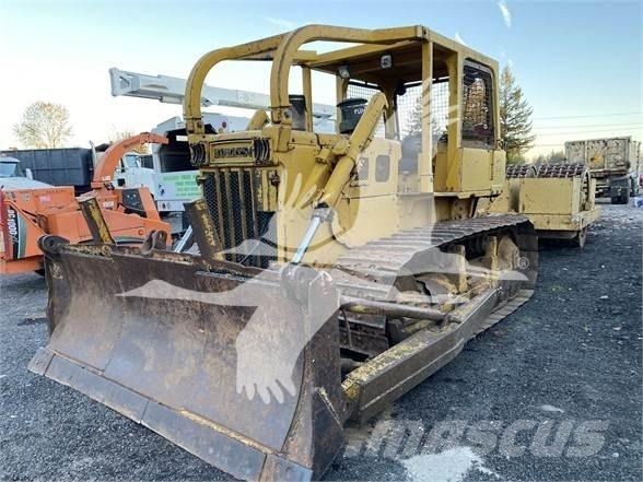 Komatsu D65E-6 Верижни булдозери
