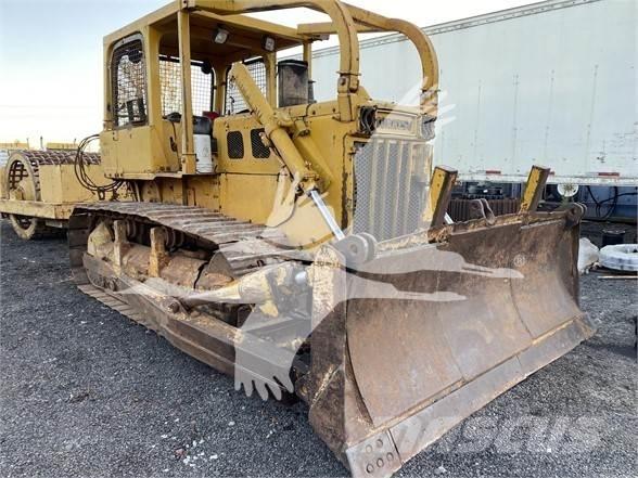 Komatsu D65E-6 Верижни булдозери
