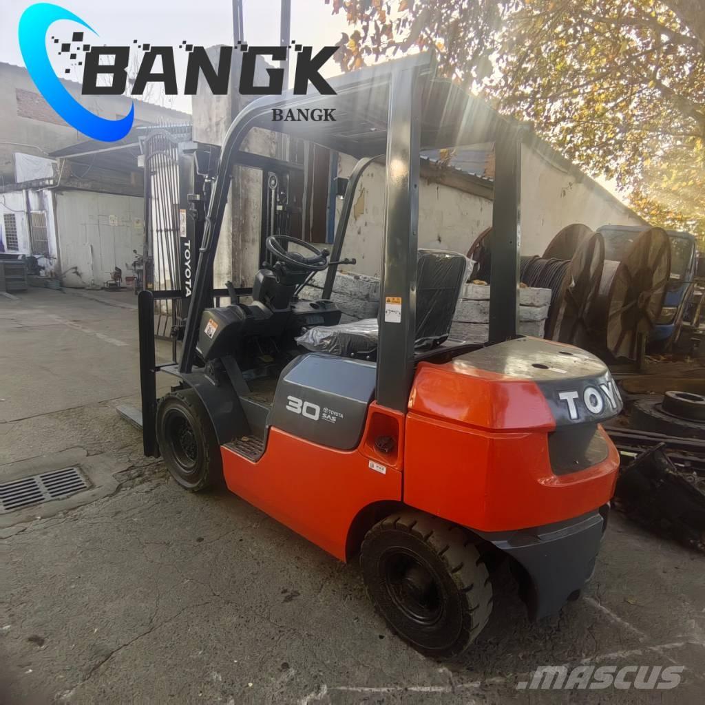 Toyota 7F30 Дизелови камиони