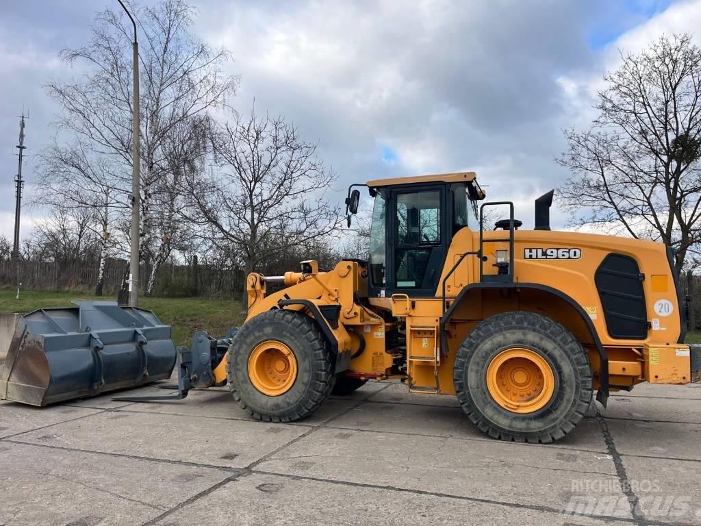 Hyundai HL 960 Колесни товарачи