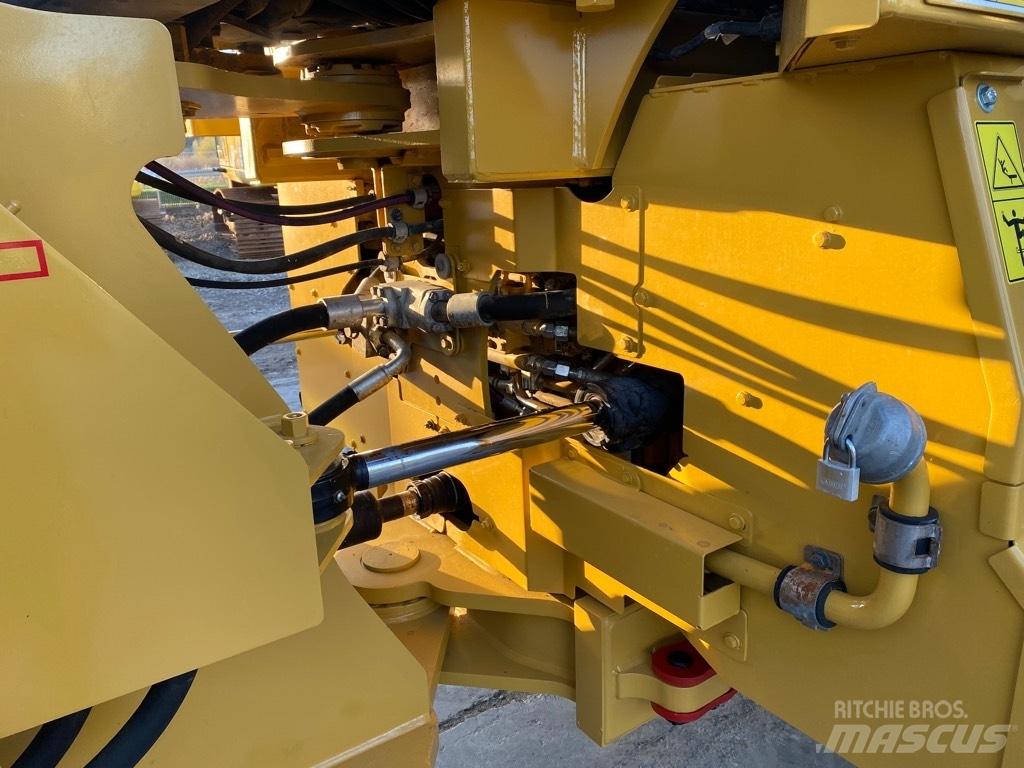 CAT 966 M Колесни товарачи