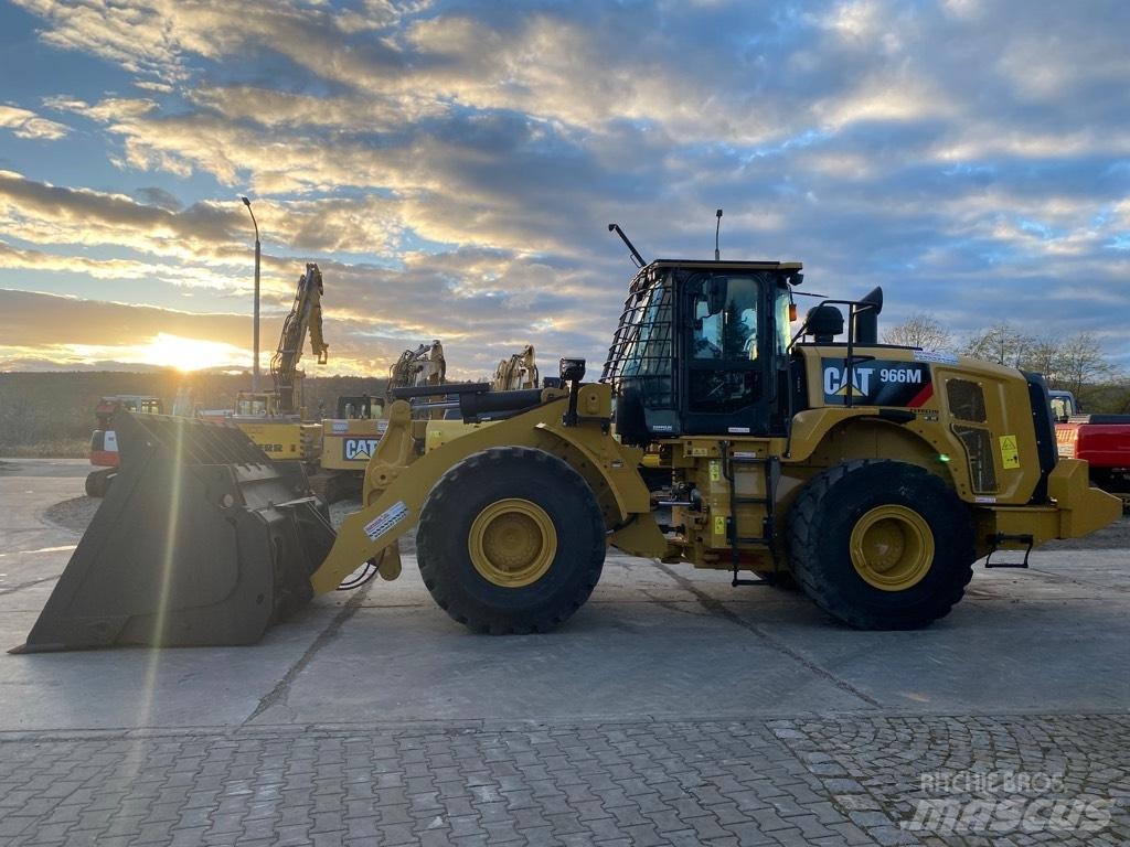 CAT 966 M Колесни товарачи