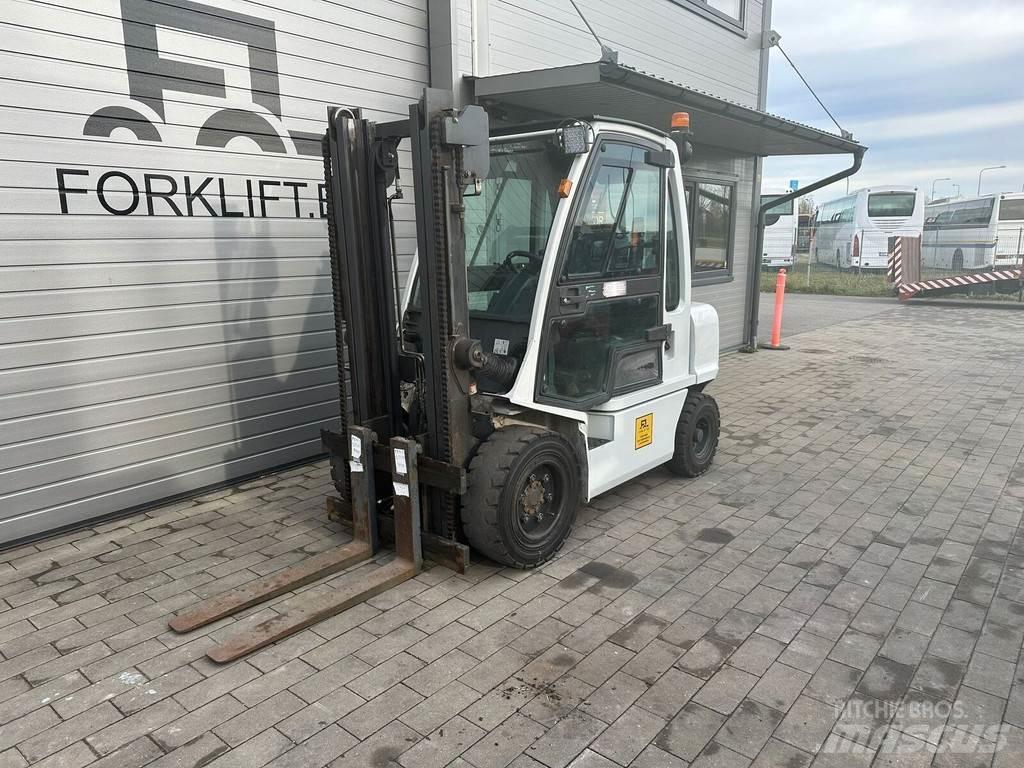 Nissan YG1D2A30Q Дизелови камиони