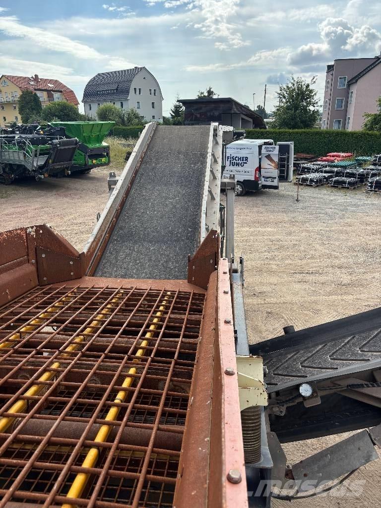 Metso ST2.8 Мобилни скрийнери
