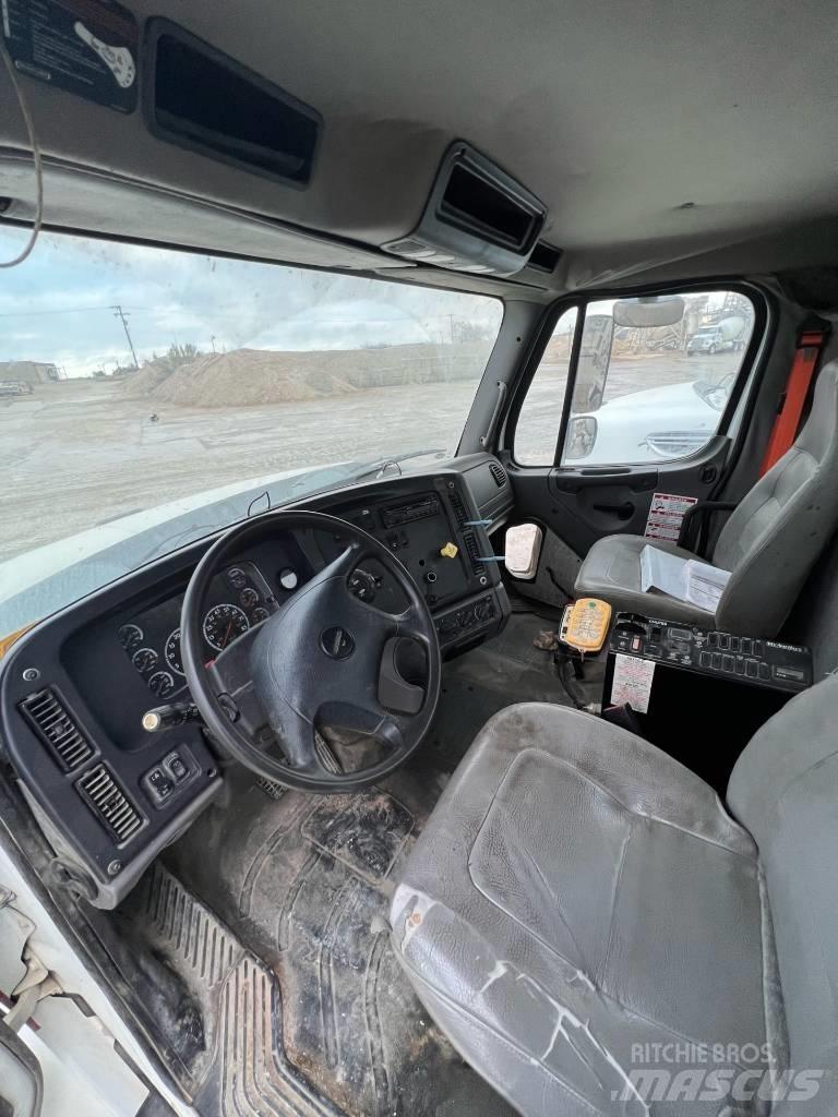 Freightliner SD 114 Други
