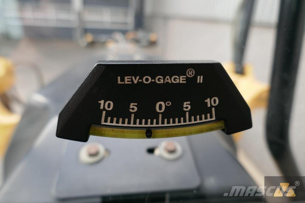 CAT 140M2 Грейдери