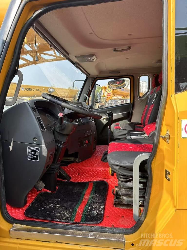 XCMG XCT25 Всъдеходни кранове
