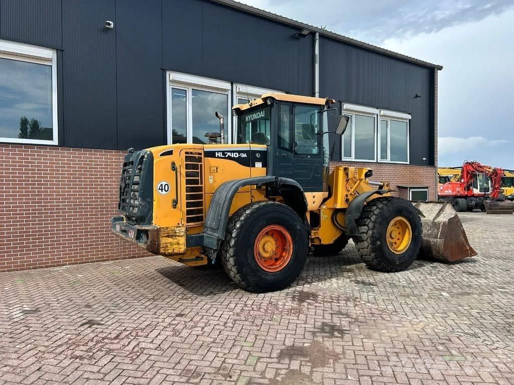 Hyundai HL 740-9A Колесни товарачи