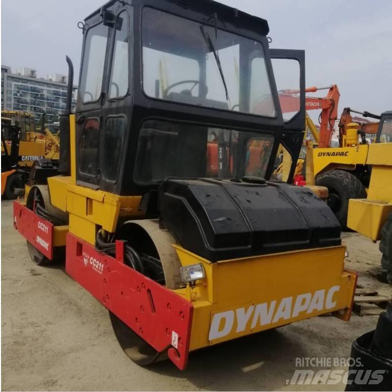 Dynapac CC 211 Двойни барабанни ролки
