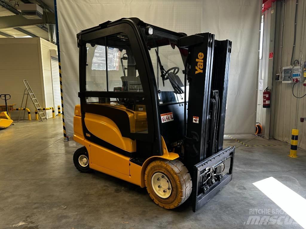 Yale ERP35VL Електрически вилични кари-повдигачи