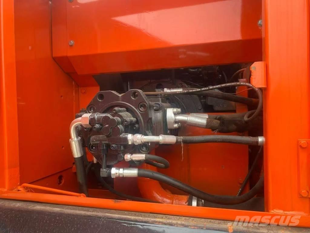 Doosan DX 225 LC Верижен екскаватор