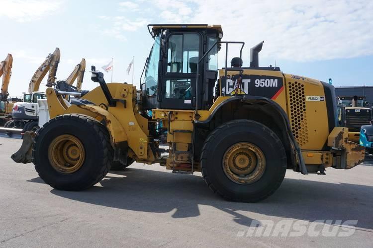 CAT 950M Колесни товарачи