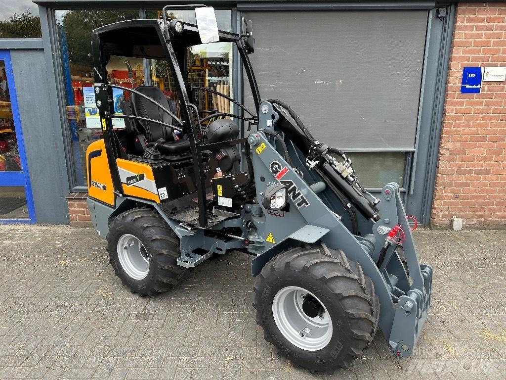 GiANT G2500HD Многофункционални товарачи