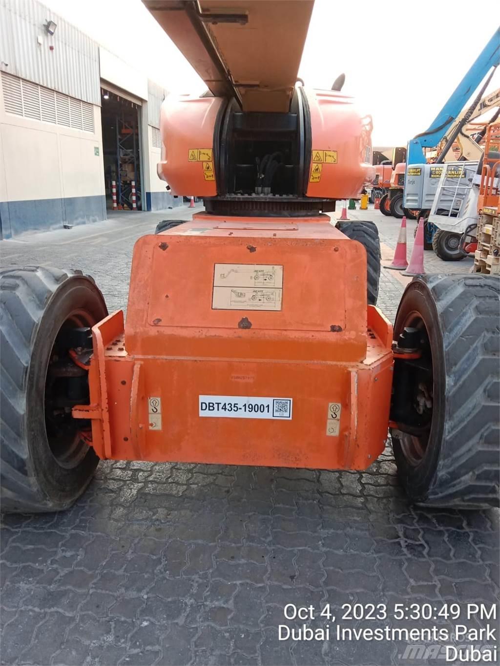 JLG 1350SJP Телескопични повдигачи
