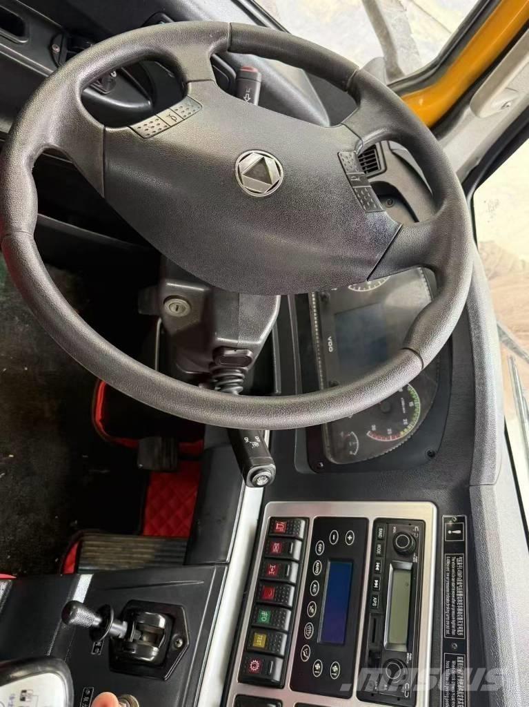 XCMG 50KA Всъдеходни кранове