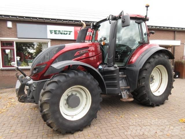Valtra T154 VERSU Трактори