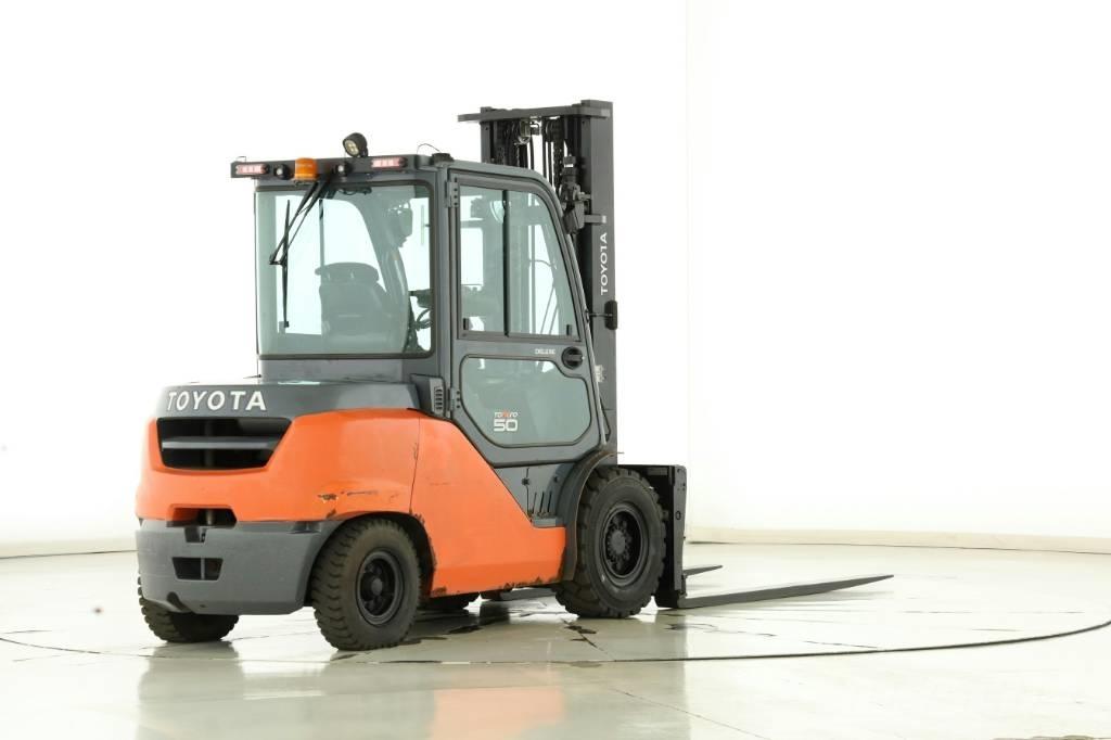 Toyota 40-8-FD-50-N Дизелови камиони