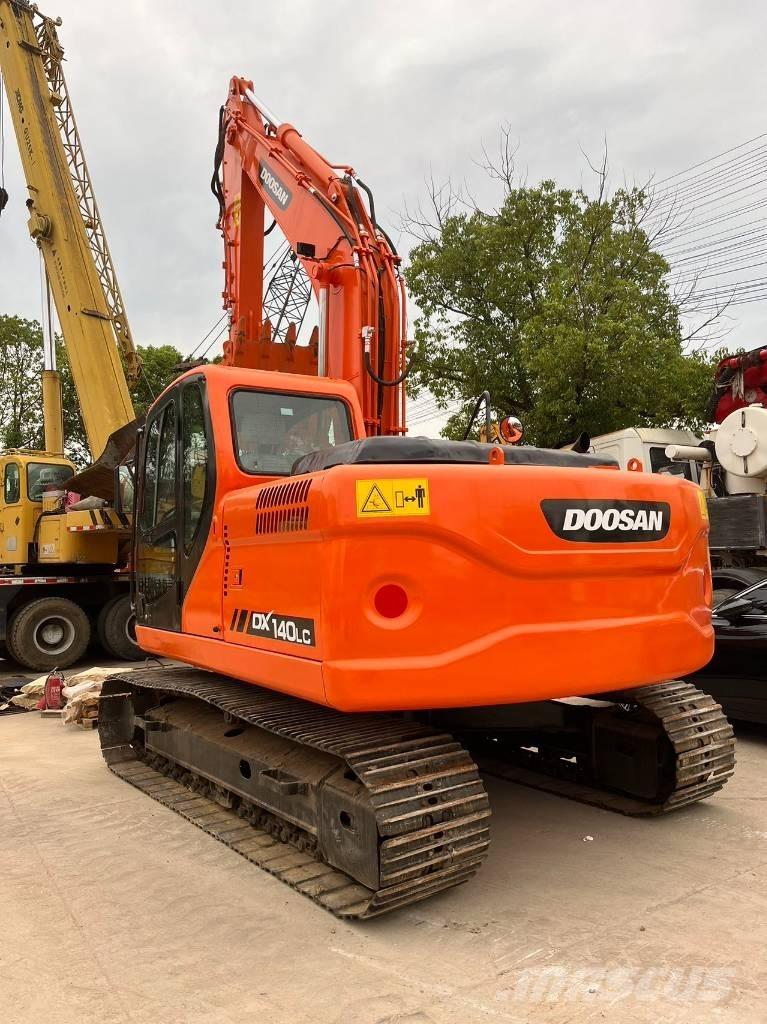Doosan DX 140 LC Верижен екскаватор