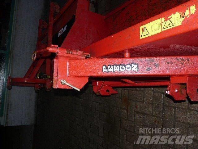 Peecon Transport bak Кофи