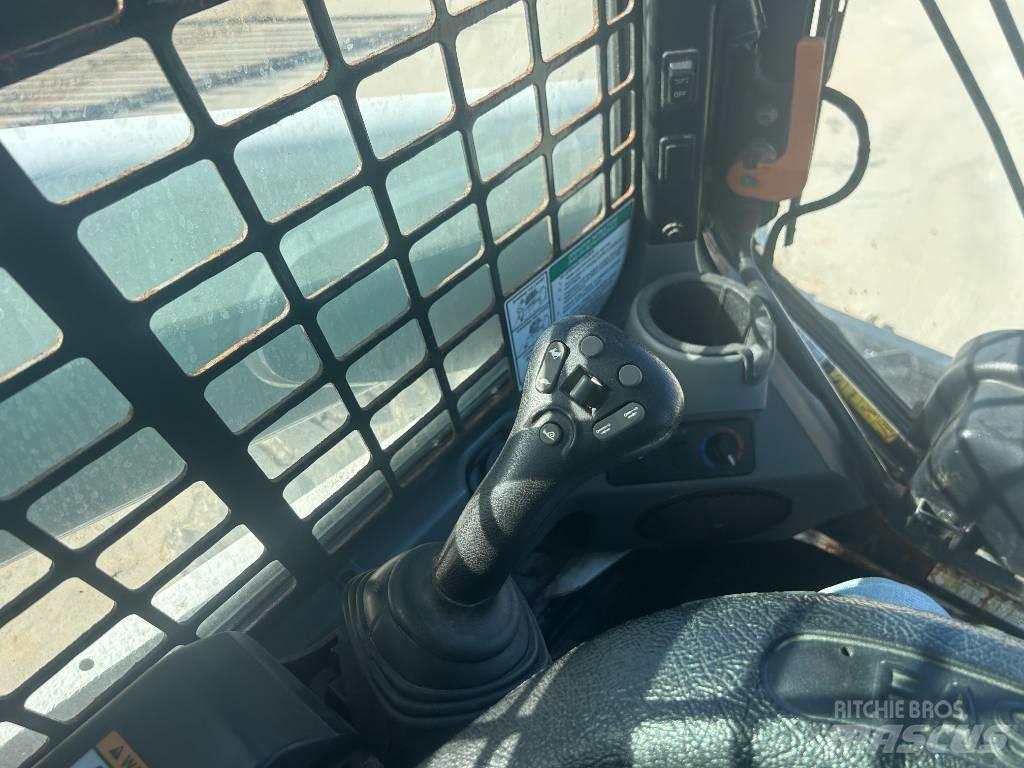 Bobcat S740 Мини товарачи
