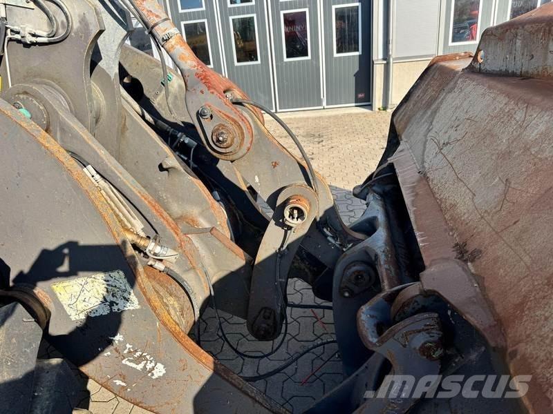 Volvo L90F Колесни товарачи