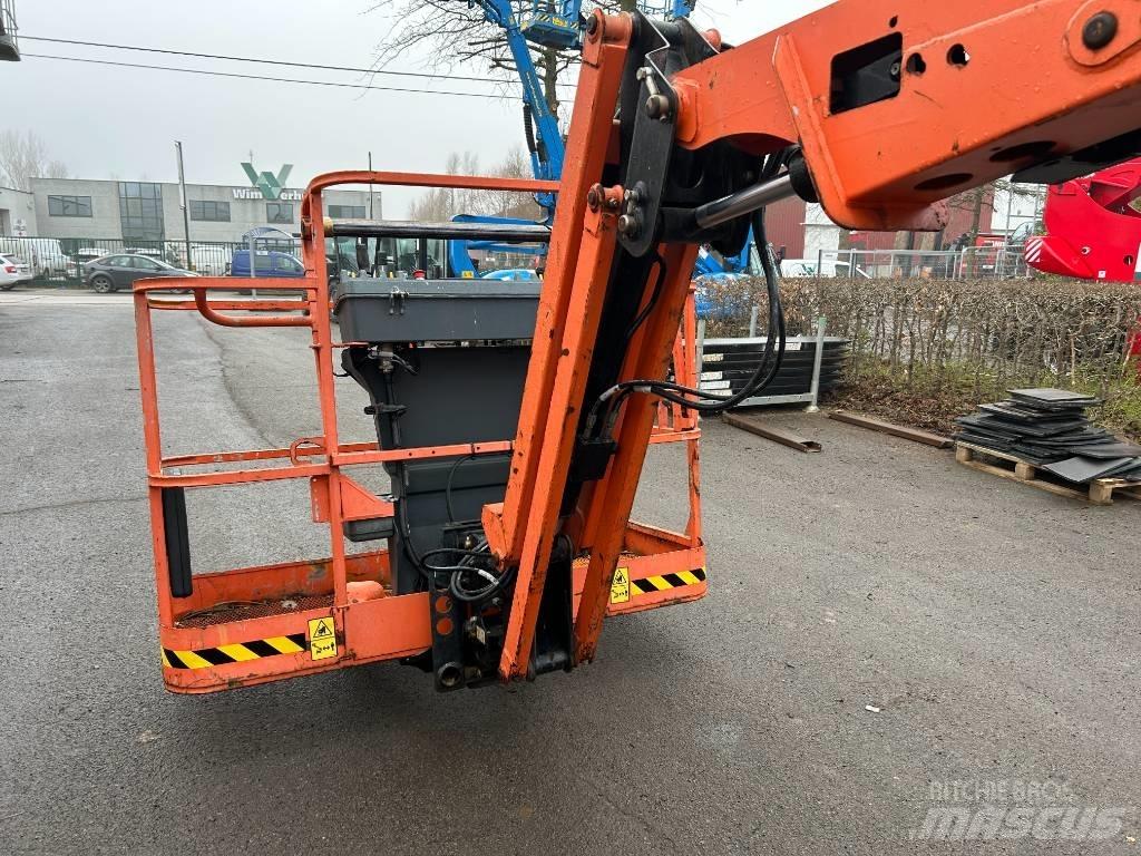 JLG 520 AJ Съчленени стрелови подемници