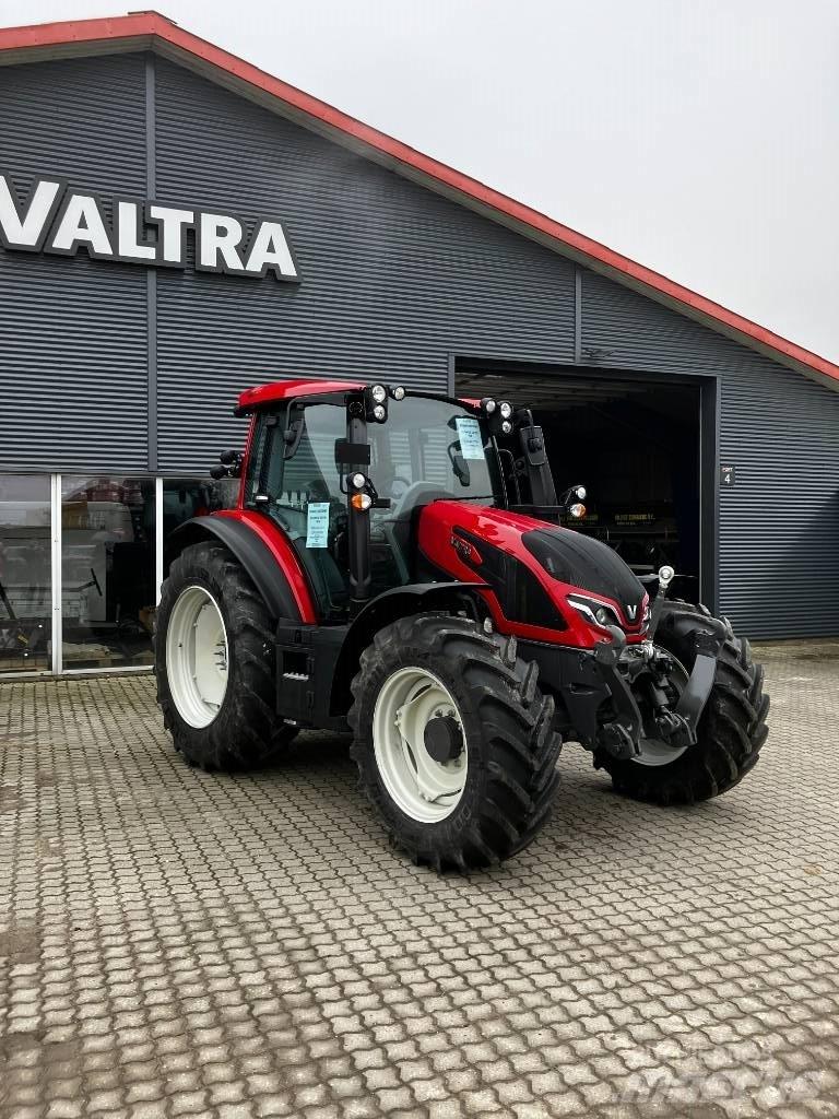 Valtra G135 Active Трактори
