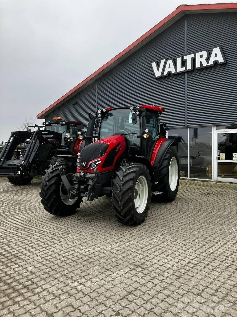 Valtra G135 Active Трактори