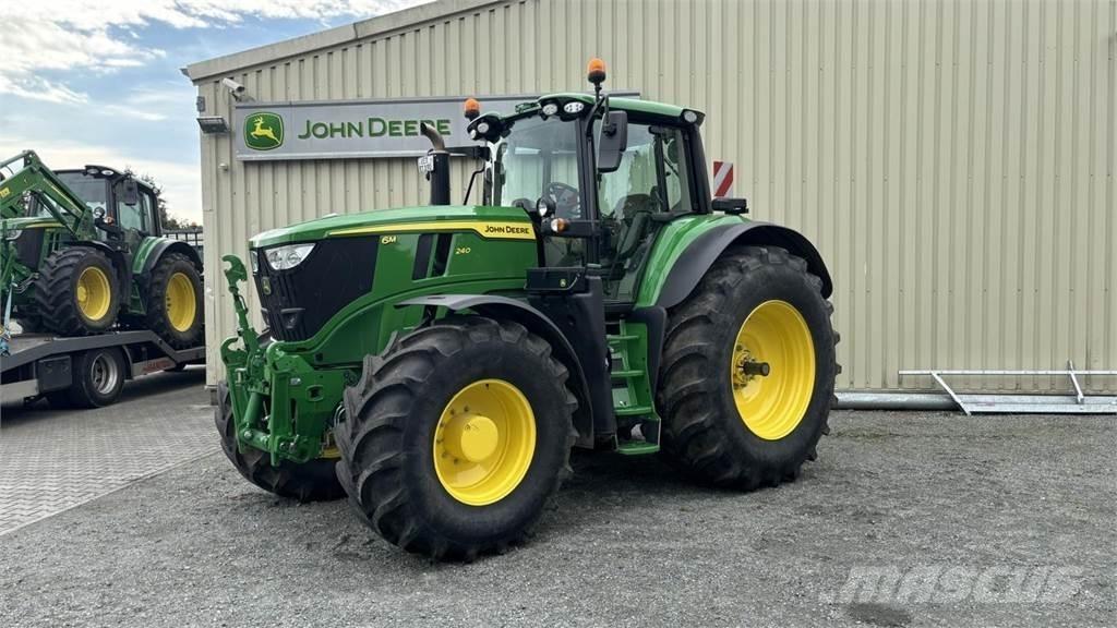 John Deere 6M240 Трактори