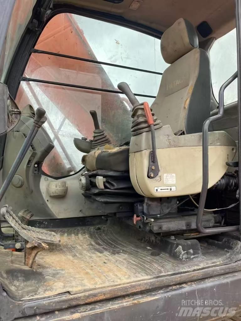 Hitachi ZX 200 Багери амфибии